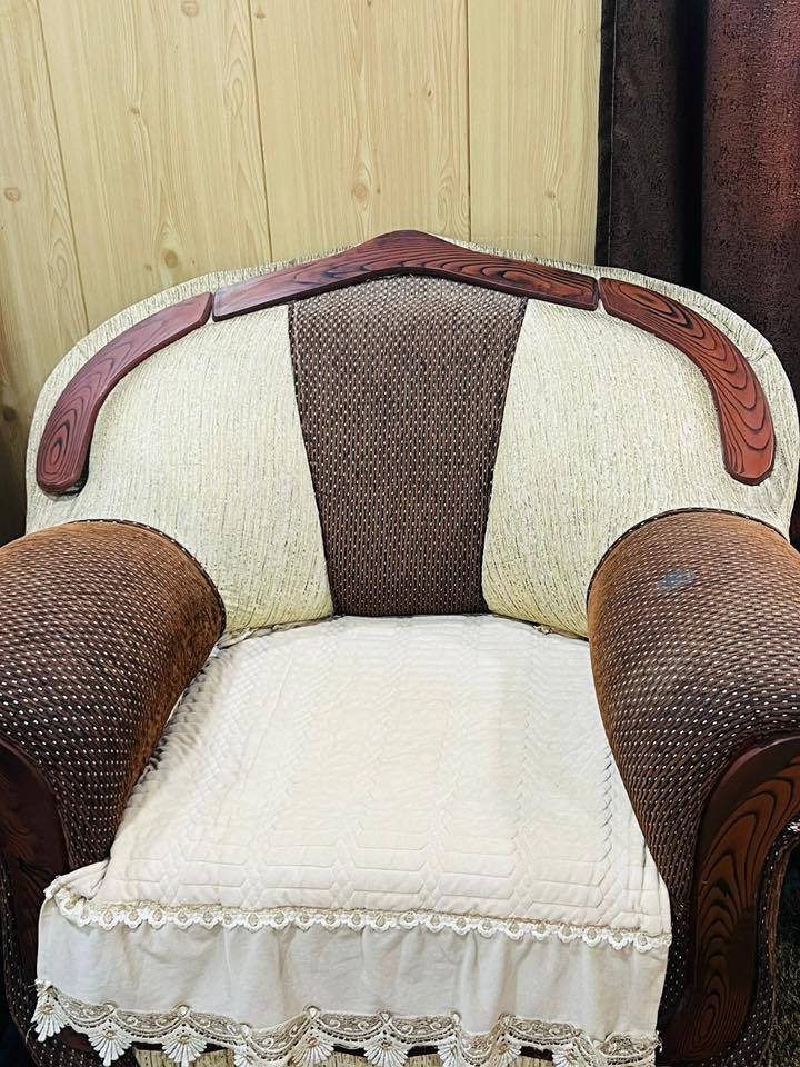 🔥 للبيع تخم صالون نظيف 🔥

تخم صالون بحالة جيدة جدًا
قماش جاكارد ثقيل يتحمّل، ما بيه تمزگ ولا بهتان
مريح بالجلوس، نظيف وجاهز للاستخدام
الخشب سليم 100%
وياه مفرش حماية. هدية

📌 العدد:
10 مقاعد. 

📍 الموقع: ديالى دلي عباس المنصورية 
💰 السعر: مناسب 275وبي مجال🔥
📩 التواصل: خاص أو اتصال. ‭٠٧٧٦ ٥٢٤ ٥٠٣٢‬
