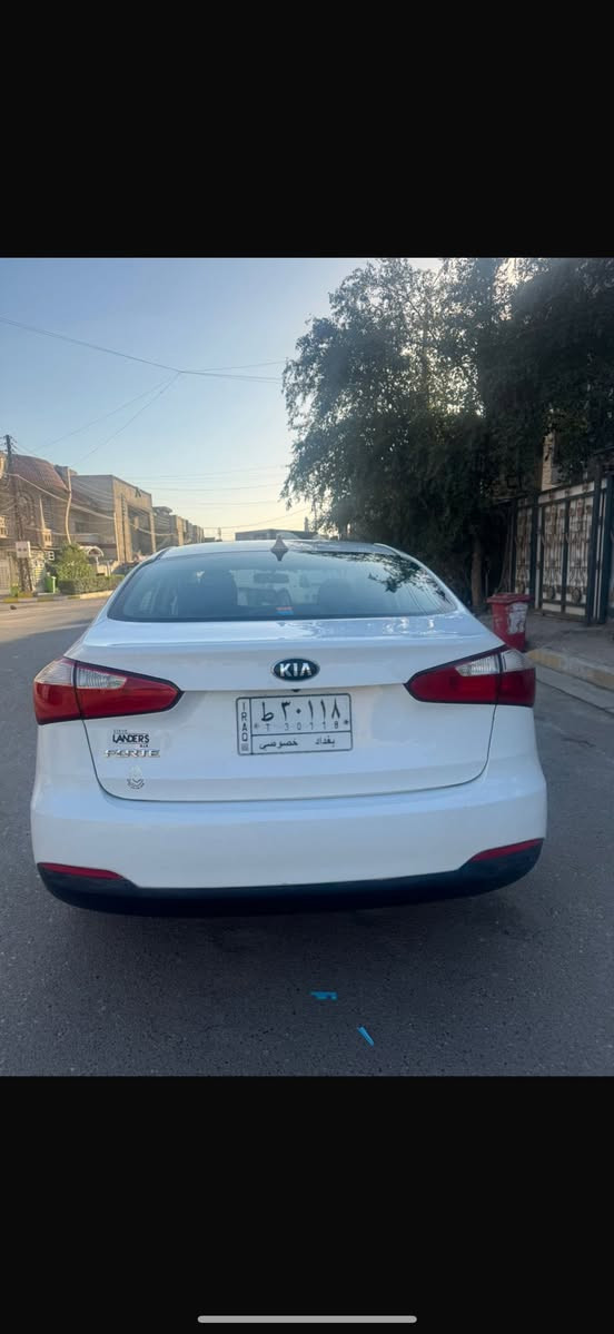 فورتي مديل ٢٠١٦ وارد امريكي حادث سيارة جاملق وبنيد وبدون دواخل اليبل واحد سعر ٩٨ ورقه مبايل ***********سياره جديده وجاهزه محرك ١٨٠٠ دوش صدر امامي وخلفي جديد
