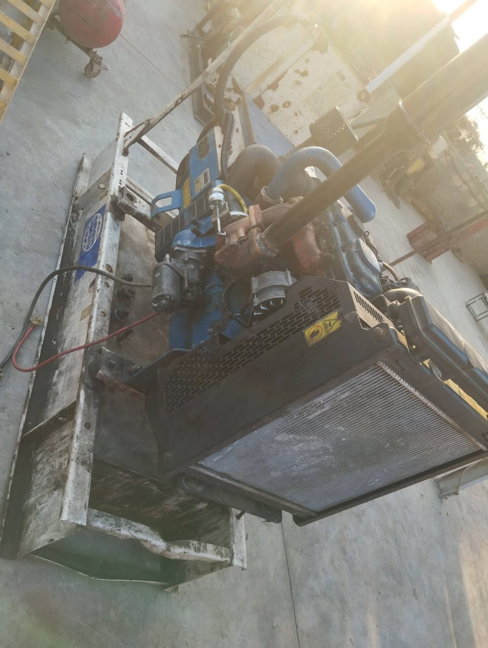 بسم لله الرحمن الرحيم 
إلي قلبو ضعيف وميتحمل ليشوف المنشور اخوان 
مولد بركنز  45 KV   جديد على اخر حباية شرط الشغل 
السعر  37 وبي مجال حك الجية  المكان بغداد  
الاتصال ع الرقم  ***********  
بلاش البلاش والله
