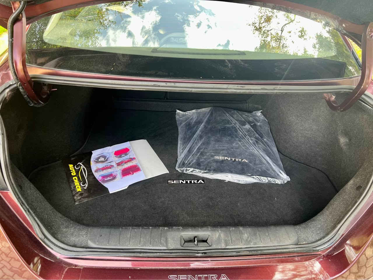 سلام عليكم نيسان سنترا 2024 
اللون ماروني (عنابي)
ماشية 16 الف كيلو متر 
موصفات sv معروفة 
نقطة عمياء 
تحكم ستيرن 
رادارات خلفي + كامرة دوارة 
3 انظمة قيادة ( سبورت + ايكو+ نورمال )
ابواب+ جنطة بصمة
شاشة كاربلي  
السيارة جديدة جداً ومماشية هواية 
ضرر قطعتين (جاملغ سكن وبنيد مبدل) + شي خفيف حداً تصليح داخل بدون شواصي ابداً 
رقم اربيل ترقيم جديد ب اسمي وتحويل ثاني يوم 
السعر 135 ورقة وبيها مجال بسيط للبيع فقط والسعر مناسب 
*********** كركوك, العراق
