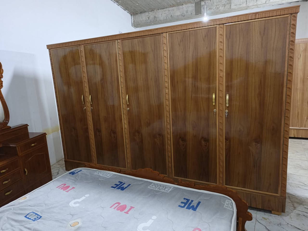 غرفة نوم مستعمل
العنوان تلعفر قرب جامع النور
***********
***********
