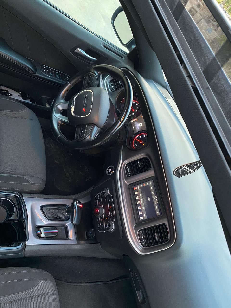 السلام عليكم جارجر 2021 الحادث وي الصور وبنيد محدث تخم تاير جديد صار إسبو وي الصدر كامل شرط التحويل أو وكاله مكاني كركوك 
*********** الشراي يتصل مكلف بلنشر  تحياتي للجميع
