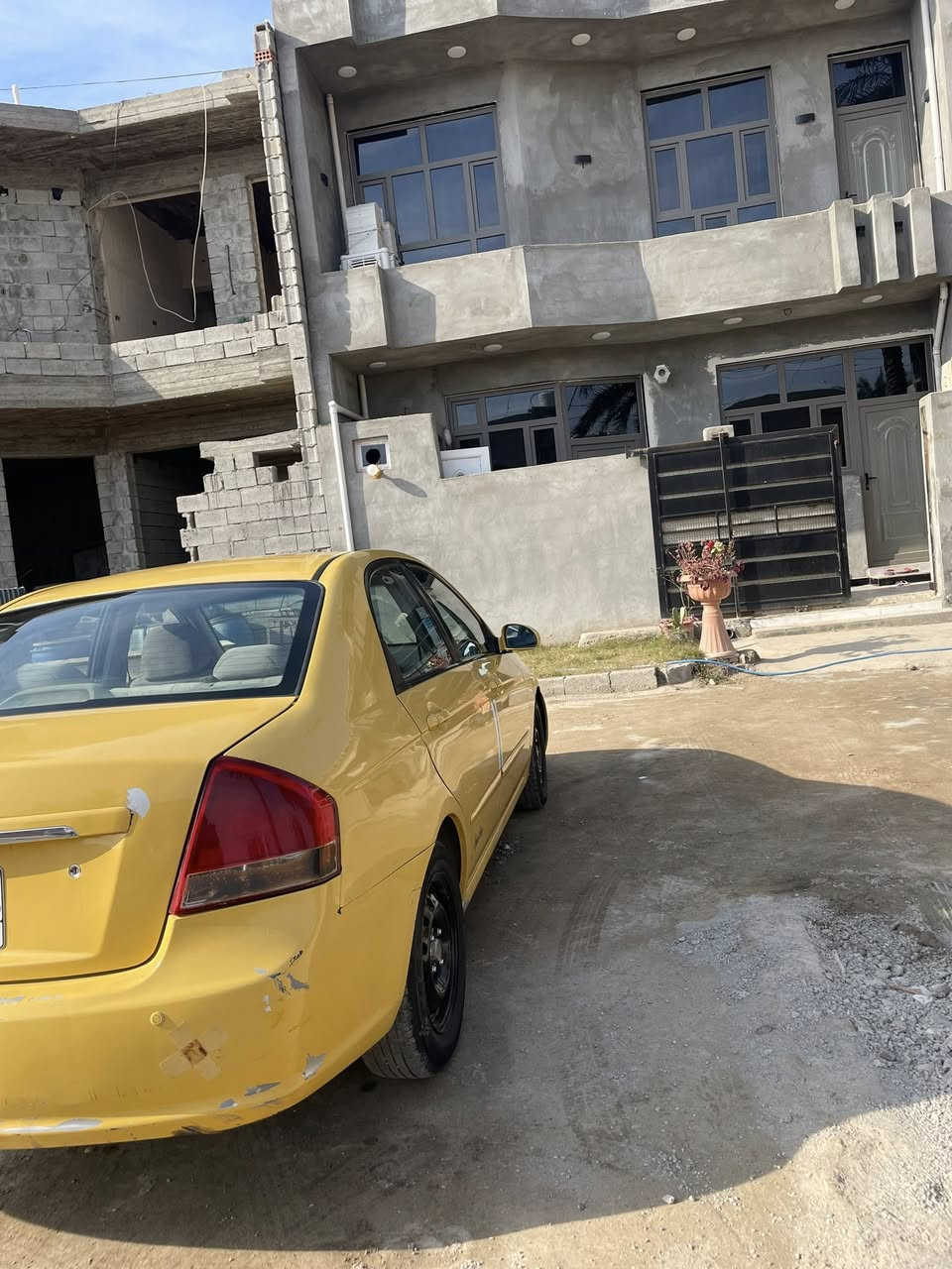 سلام عليكم سياره سبكترا 2009سنويه ٢٠٢٨سياره تعمل بنضامين بانزين غاز مكينه قبل شهر مبدله كير قبل خمس اشهر مبدل منضومه تبريد شلع مبدله ضربه لسياره الجامرلخ جه الصدر وشويه جوه قبق لبانزين سياره خير من الله مال تكسي حداديه خير من الله سياره كامله من كلشي السعر ٨٥ وبيه مجال العنوان ديالى تقاطع القدس التواصل على الرقم ***********
