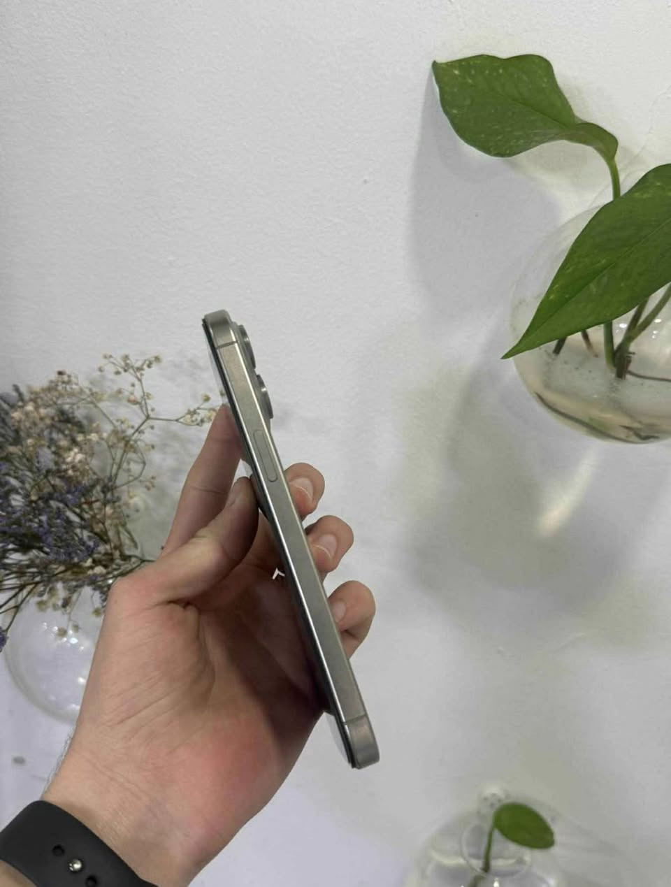 ايفون 15 برو ماكس ذاكرة 256 بطاريه 85 شرق اوسط جهاز كلش نضيف فقط مستبدل شاشه كلش ممتازه الوان ولمس مطابقه وسلم حوافه كلش رفيعه لكن اللزكه جبيره رايده 750 او مراوس بأيفون حسب القناعه مكاني غزاليه ***********
