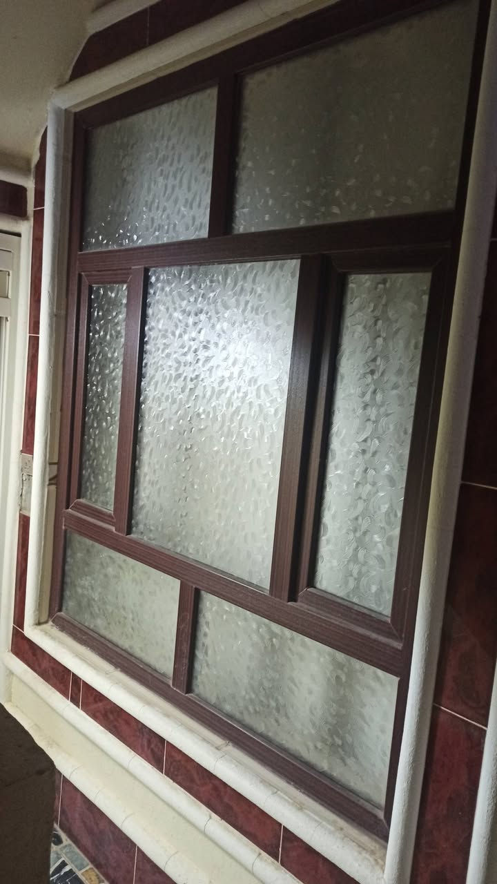 سەلام بۆ فرۆشتن پێنج پەنجەرەیە تازەو لۆک ***********
