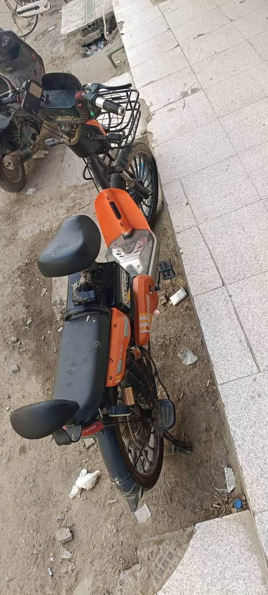 سلام عليكم
للبيع مكان شطره
300 بي مجال نضيف بطارياته جدد تعال اشوف ابعينك


**إذا كنت صاحب هذا الإعلان وتريد حذفه لأي سبب، رجاءا أرسل رسالة إلى الدعم الفني**