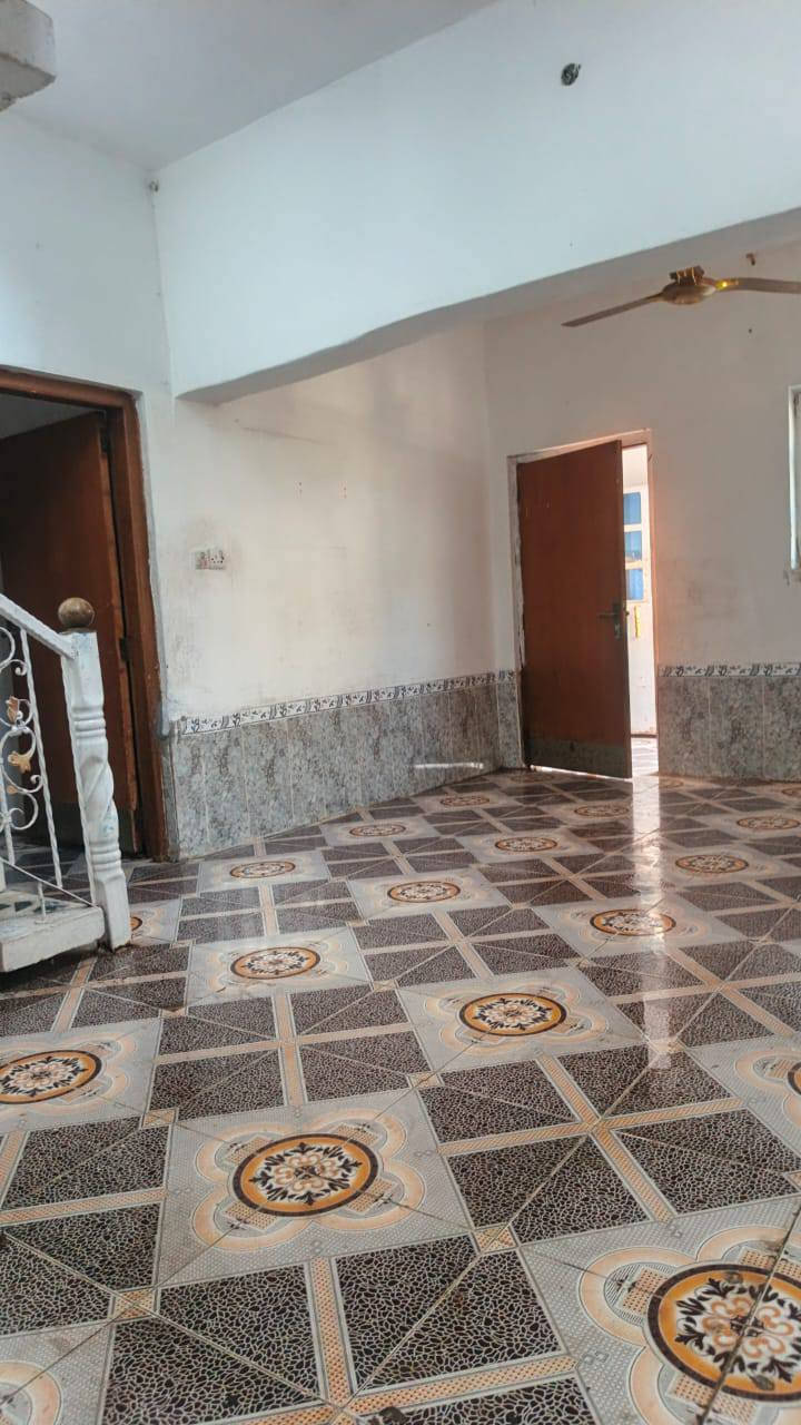 بسم الله الرحمن الرحيم 
بيت الايجار مساحه 150متر طابق واحد كامل جديد العنوان بعقوبه تقاطع الساده منطقة الحكيم السعر 250
***********
حجي عبدالله
