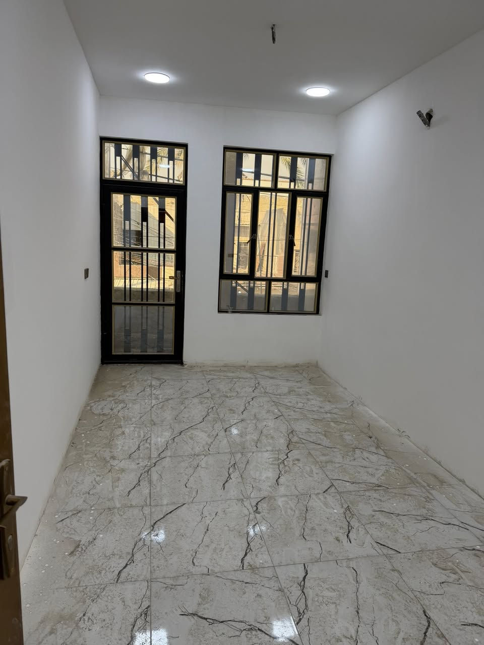 مشتمل للبيع الشعب خلف سوك شلال قرب الفلكه 

المساحه ٤٠ متر استقبال وخدمات مع مطبخ وغرفتين نوم

معروض بمكتب الكناني ***********٥///:/

السعر ١١٥ وبي مجال
