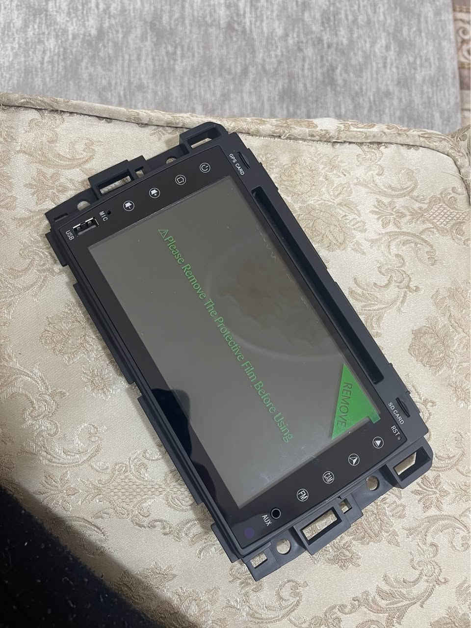 شاشە ئایپات سەیارە نازانم بۆ ج سەیارەیک دەبی دوو دانەیە هەردوکی نوی یە لە ئەمەزۆن دەرچوە نرخی هەردوکی 45 هەزار 
***********
*********** أربيل, العراق
