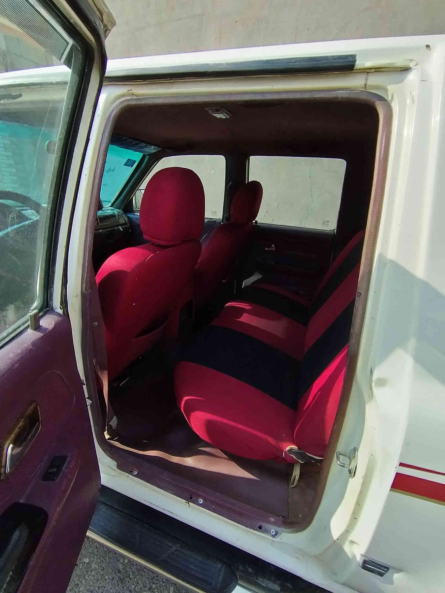 السلام عليكم
بيك اب دير
2011
كفاله من الصبغ والضربه عده ملاحضات بارد
مكفوله كير مكينه صدر امامي خلفي كله بشرط تبريد ثلج
رقم انبار الجديد سنويه جديده ب اسمي تحويل ثاني يوم 
السعر:(68)
العنوان الانبار الخالديه
***********
