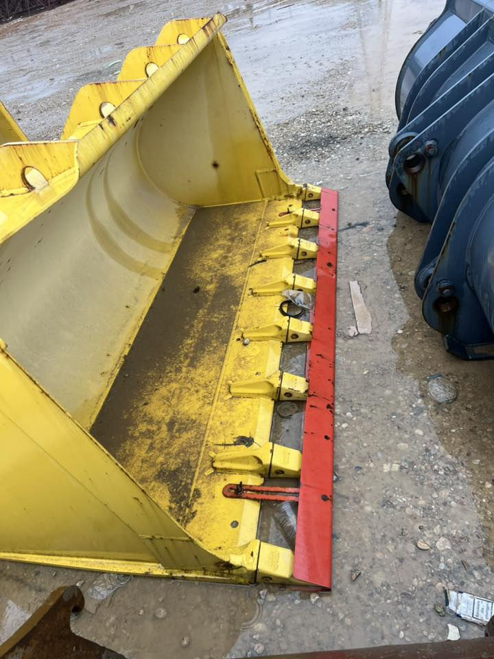 معرض تريكس واستا محدين
كوماسۆ ‏جديد***********
