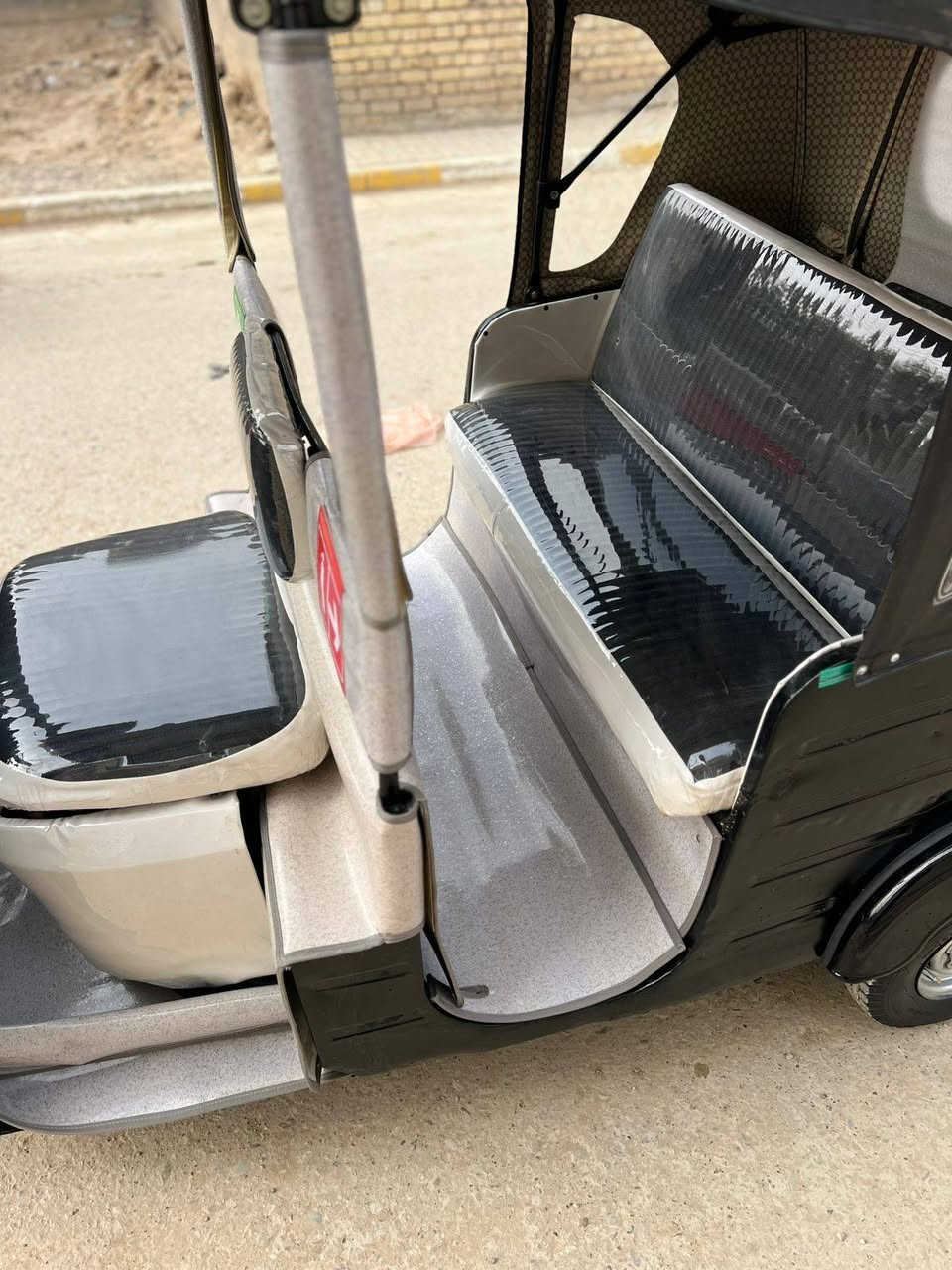 سلام عليكم تكتك لبيع لموديل 2017 شهر9 اوراق كاملات مكينه عشرين تكتك حلوه مال شغل سعر 3500 وبيه مجال لمكان بغداد عبيدي رقمي ***********
