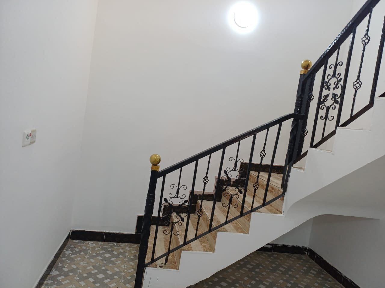 السلام عليكم مشتمل في حي الخضراء 130 متر وجه 7 متر 3 غرف نوم بناء 2018 موقع كلش ممتاز السعر 🔥🔥🔥*********** المهندس للعقار
