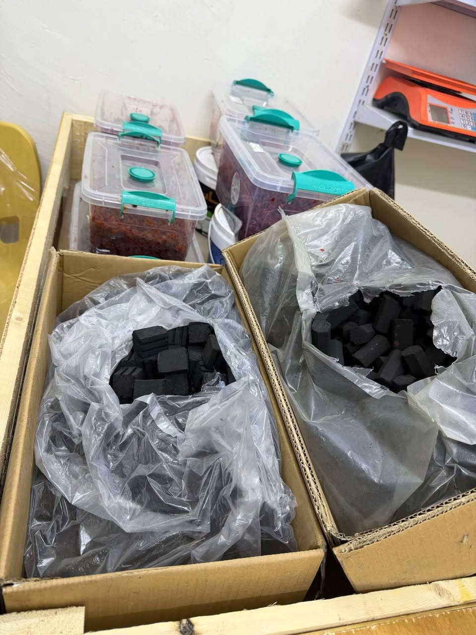 السلام عليكم ورحمة الله
تم بحمد الله افتتاح محل لبيع مستلزمات الأراكيل 
يتوفر لدينا:
• تجهيز نركيلة كاملة 
• معسل بأنواعه
• فحم 
• جگاير
أسعار تنافسية وجودة مضمونة 

كل ما تحتاجه للأركيلة متوفر يمنا

📍 المكان: قرب جسر الحاوي – مقابل گهوة علاء


**إذا كنت صاحب هذا الإعلان وتريد حذفه لأي سبب، رجاءا أرسل رسالة إلى الدعم الفني**