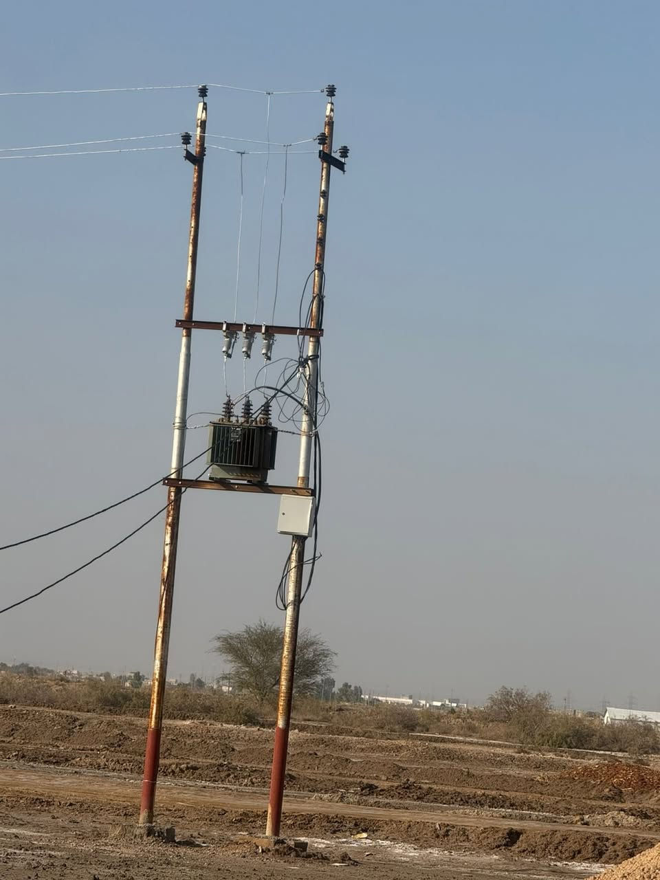 مشروع استثماري 
ارض زراعيه مساحه ٧ دونم مجازه من الدوله تحتوي ع ٣ حقول نظام المغلق بلاستيكي جاهزه للعمل والحقل الرابع قيد الإنشاء بالإضافه إلى محوله كهرباء ١٠٠ كيفي فقط للأرض 
مولدات عدد ٢ كمنز ١٥٠ كيفي 
بيركز ١٢٥ أمبير كاتم 
ماء احواض تانكيات خزن ماء التدفئة غاز و نفط بويلر غرفه عدد ٢ للعمال مع صحيات وكل غرفه سبلت شغال راوتر عدد ٢ 
الموقع خلف بيت سيد عقيل ابو الشيت طريق جاهز لحد الحقول

للاستفسار والتواصل
***********
***********
