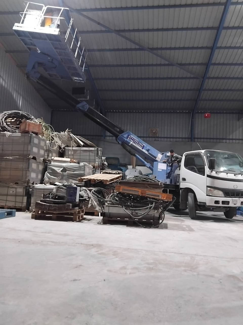 باسكت سله لاجره يوجد عدنا 12متر و14 متر رقم الهاتف ***********  ***********
