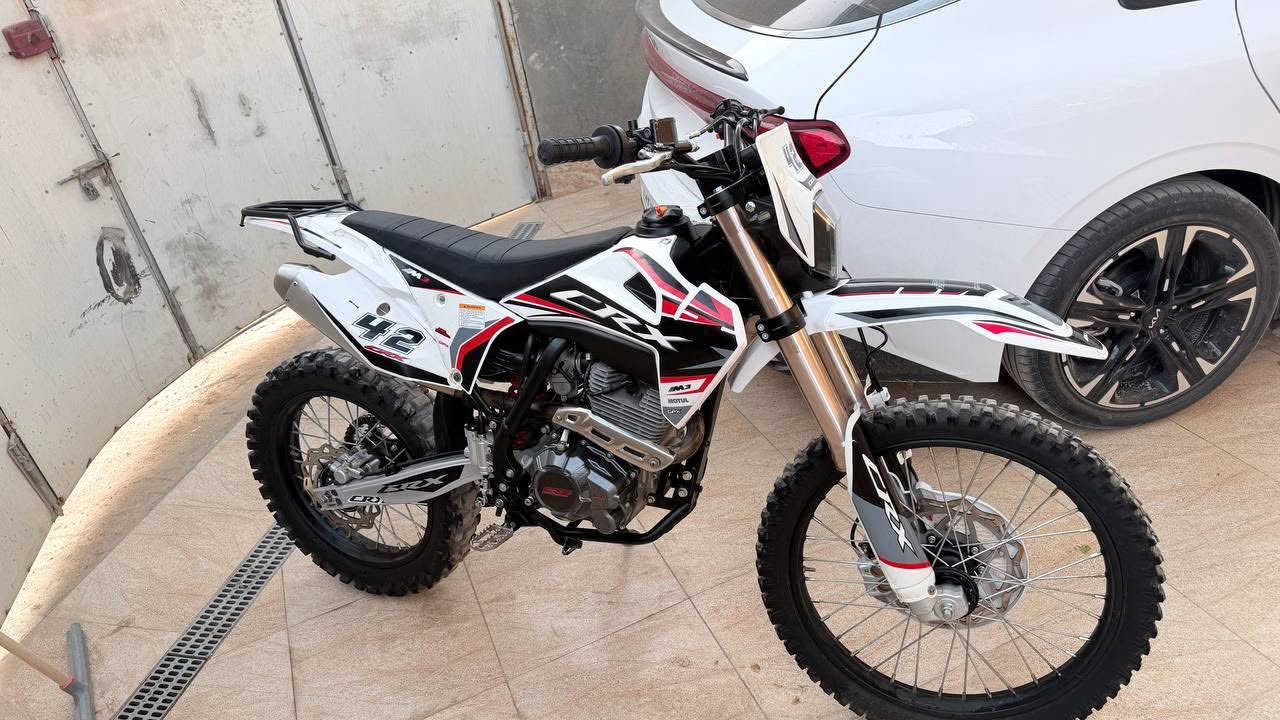 السلام عليكم
دراجه قفاز CRX 2026 على وضع الشركه للبيع مانقصها شي دراجه كفاله من كلشي كهربائيات كلها شغاله 
دراجه اوراق سكنر 
السعر مليون و500 وبيها مجال 
باقي التفاصيل خاص
البصره قضاء المدينه
التواصل ***********
