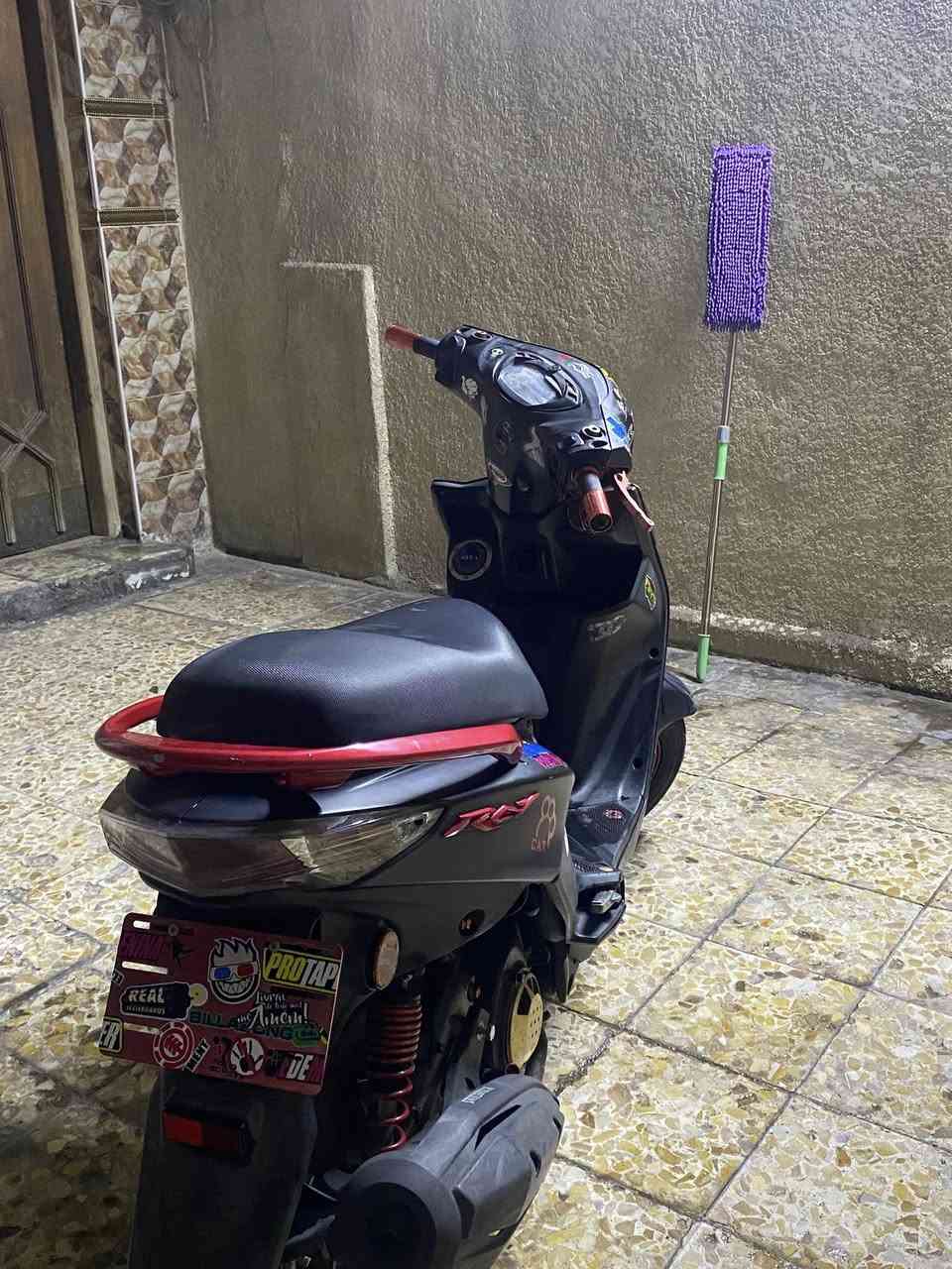 جيتي ار حديث للبيع نضيفة نضافة فوووول مكينة صوتها ناعم كلش وتشتغل نكرة سلف مامبدل بيها اي شيي مصارلها هواي من نازلة من الرمبة كلشي بلادي وشغال شراي تعال خاص سعرها جداً مناسب
