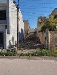 ارض للبيع في حي العربي المساحه 126م واجهه 6 موقع مميز خلف مطعم بيست جك...