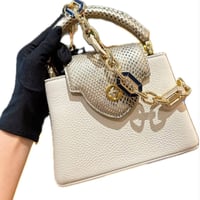 لويس فيتون • جلد • اوف وايت صغير