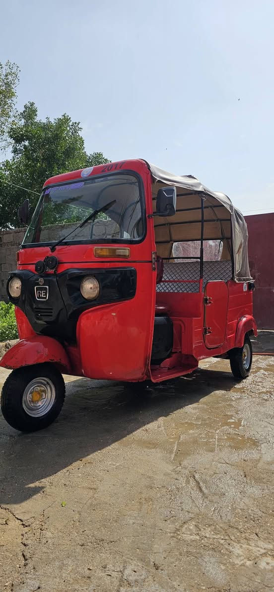 السلام عليكم  تكتك2017 شهر 12 محسوبه على 18 رقم  وسنويه ذي قار
20مكينه خير من الله  وناعمه مكفوله من التنقيص والتبخير والصوت 
الكشر مكفول من الصبغ فقط الدوس معمره 
وتواير جبلي اصلي 
السعر 4و400وبيها مجال الشراي 
المكان ناصريه رفاعي
***********
***********
