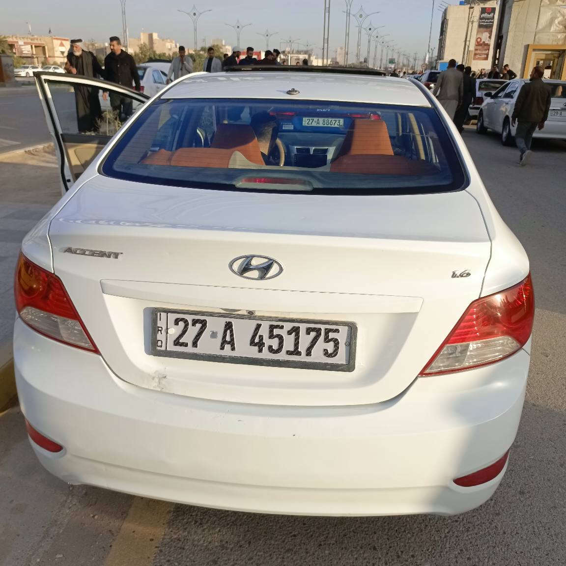 اكسنت ٢٠١٥خليجي بيه رش صبغ فقط 
سياره فتحه شاير بلمري مكينه وكير وتبريد وتدفئه وحداديه جاهزه كله ربع ماذب عليه ٥ ويل كب تخم تاير جديد *********** سعر ٩٥ ناصرية, ذي قار
