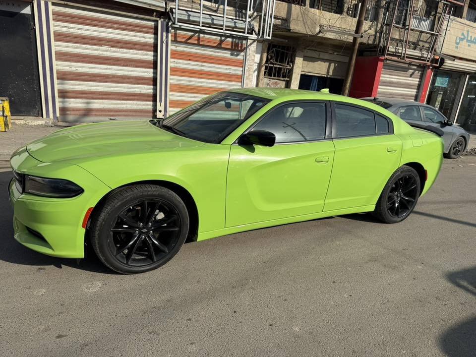 السلام عليكم من رخصت الادمن جارجر 23 داخله كلين وارد  كندي بيه شبر صبغ بجاملغ الخلفي بتحمل فقط الباقي مكفول كله جديد السياره اربيل بسمي تحويل بشرط ماشيه 23 مكفوله من كلشي شخط ما بيها مكاني بغداد السياره نص فول سعره275 وبيها مجال ***********
