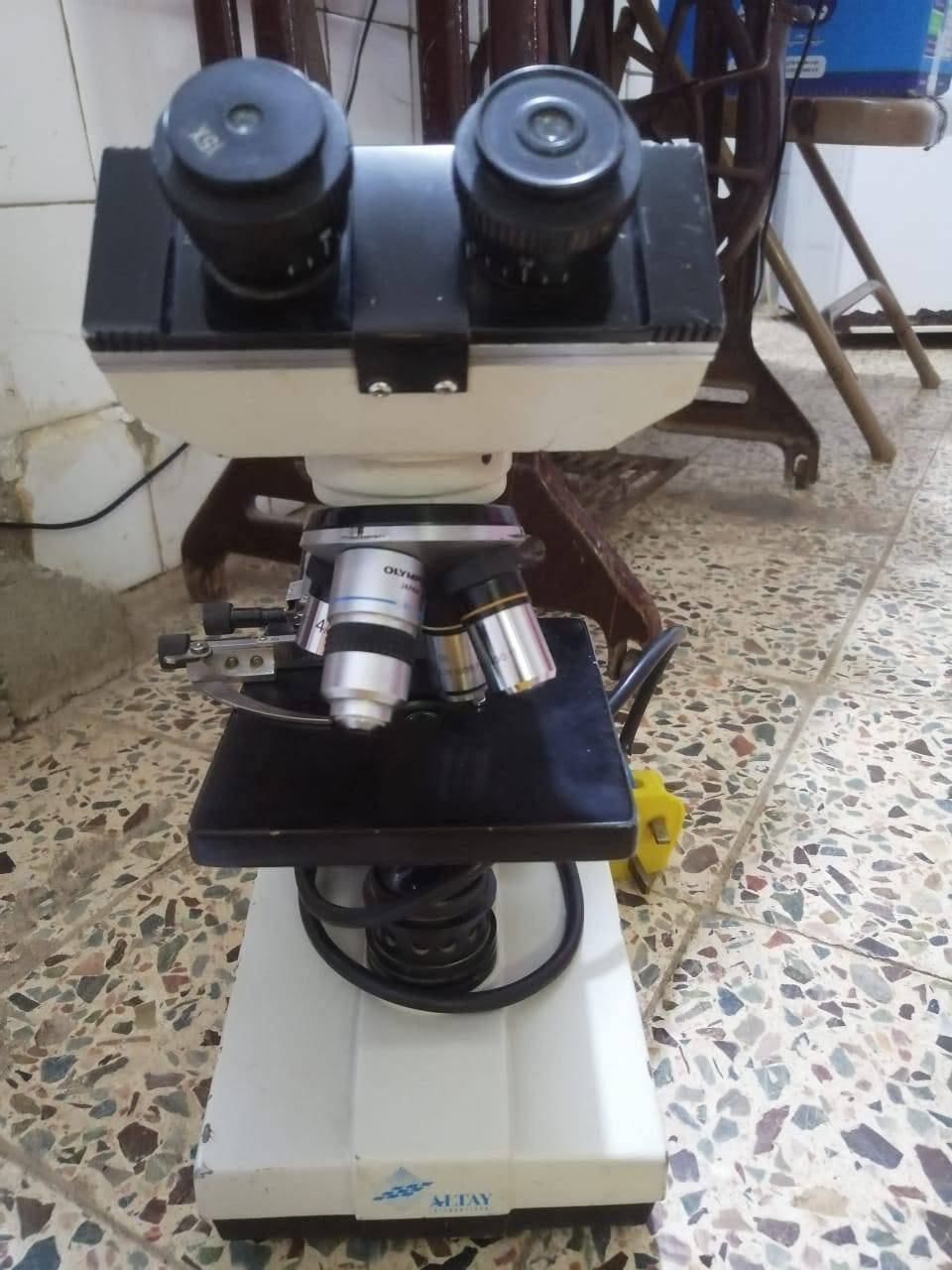 جهاز ميكروسكوب صناعه ياباني السعر200 الف وبية مجال ***********
