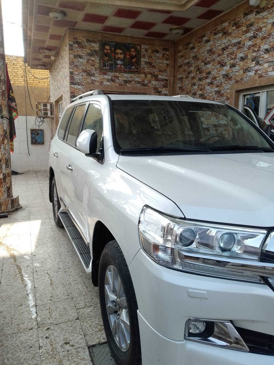 السلام عليكم اخوان عندي لاندكروز موديل 2016 للبيع مكفوله كفاله عامه الاستفسار على الرقم ***********
