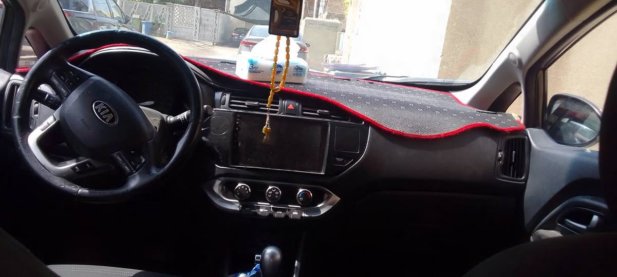 السلام عليكم 
السعر ٧٨ وبي مجال ان شاء الله 
كيا ريو ھاج باك موديل ٢٠١٣
السيارة رقمھا بغداد بأسمي 
محركھا ١٦٠٠
كير جيد جدا 
تبريد شغال وجيد 
فتحة سقفية 
نظام Eco 
مانع انزلاق
مري شفط + أشاير بالمري
تحكم ستيرن جھتين
شاشة + كامرة + حساسات 
ويل كب كروب 
كھربائيات كلھا شغالة 
ماسحات
لايتات
اشاير
جام كھربائي
السيارة وارد امريكي ضربتھا بالجاملغ الايمن الامامي 
غير واصل للغد 
مكانھا بغداد البياع الرسالة الاولى مقابل العاب السيدية 
***********
***********
