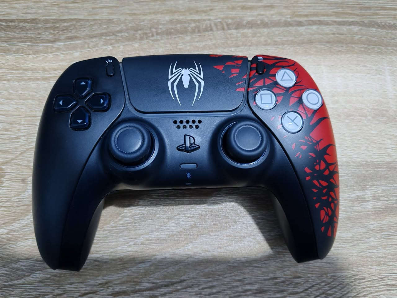 السلام عليكم
للبيع جهاز Ps5 باندل سبايدر مان مع جوستكة الخاص
بدون الكارتونة بس ويا جنطة ps5 الأصلية 
العنوان بغداد 
(السعر خاص)


**إذا كنت صاحب هذا الإعلان وتريد حذفه لأي سبب، رجاءا أرسل رسالة إلى الدعم الفني**