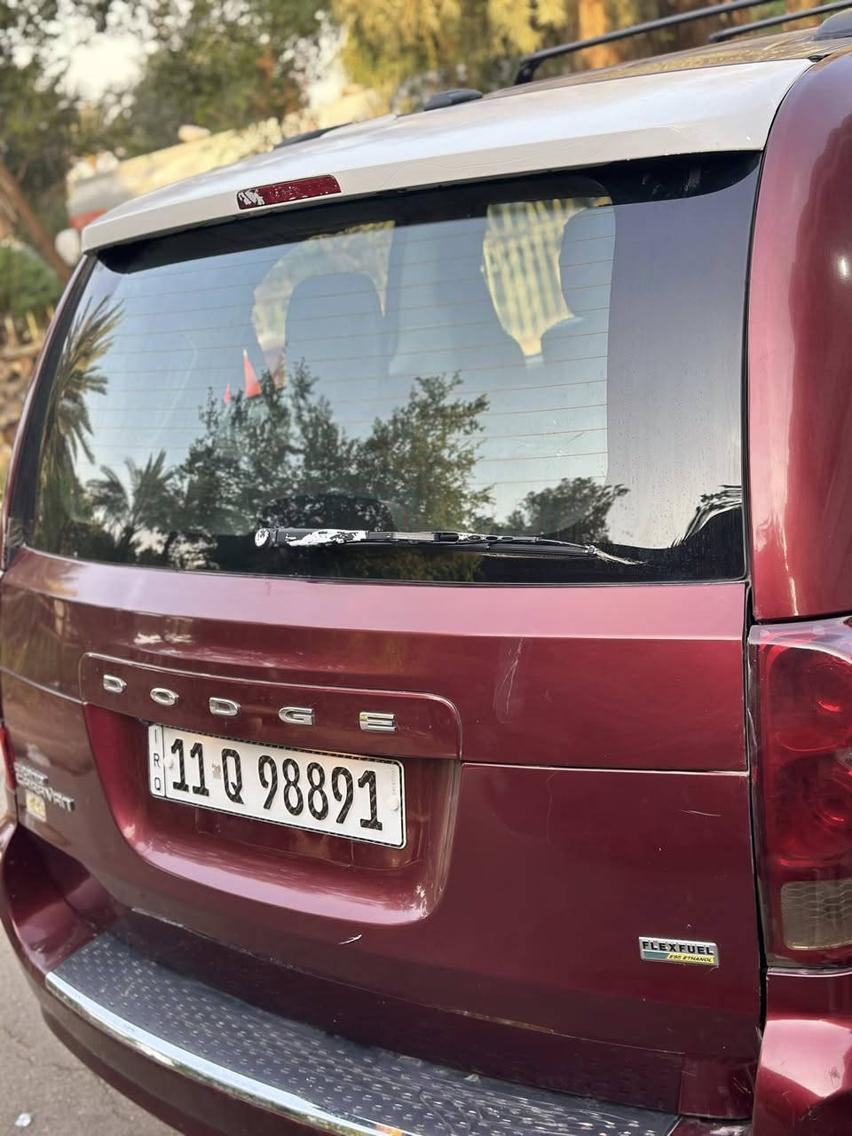 السلام عليكم
سيارة دوج كراند كرفان موديل ٢٠١٩
كير مكينه حدادية جاهزة تبريد ثلج 
تخم تاير نضيف بيهة قطعه واحدة فقط
قبق الجنطة حادثهة صبغ صغير بالجاملغ الخلفي 
بدون تبديل سيارة جاهزة من كلشي 
تحكمات ستيرن كشنات كهرباء ابواب كهرباء
السعر ١٨٥ وبيهة مجال بسيط الاستفسار(***********)
