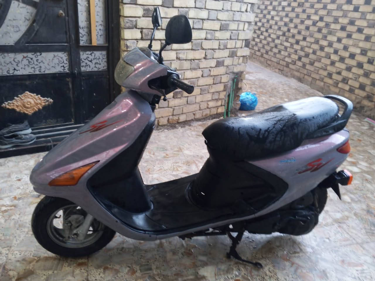 السلام عليكم
🔴فراشه للبيع
دراجه نظيفه وملاح كدامك  كلشي شغال وجديد
١- اشارات كرستال وبك لايت كرستال جديدات
٢-سيم بانزين سيم بريك امامي وخلفي جديد
٣-ذيل جديد
٤-امرايات 
٥-دشبول جديد العداد
٦-تايرات جديد
٧-بنز بريك جديد
٨-كشن جديد و يدات جدد
٩-سلف جديد 
١٠-عداد سرعه شغال 
١١- سلف وهندر تشتغل
١٢-كهربائيات كامله لايت زنون عالي وناصي بك لايك 
١٣- قفل سكان قفل صندوك شغال 
١٤-هورن جديد
١٥-دبلات خلفي وامامي جديد 
🔴*-دراجه معمره هستوهي كلشي جديد
🟡$$ السعر ⬛480 الف وبيها مجال
🟠#مكان النجف 
تفاصل اكثر خااص 
(موو شراي لا تجي🟢 النجف, العراق


**إذا كنت صاحب هذا الإعلان وتريد حذفه لأي سبب، رجاءا أرسل رسالة إلى الدعم الفني**