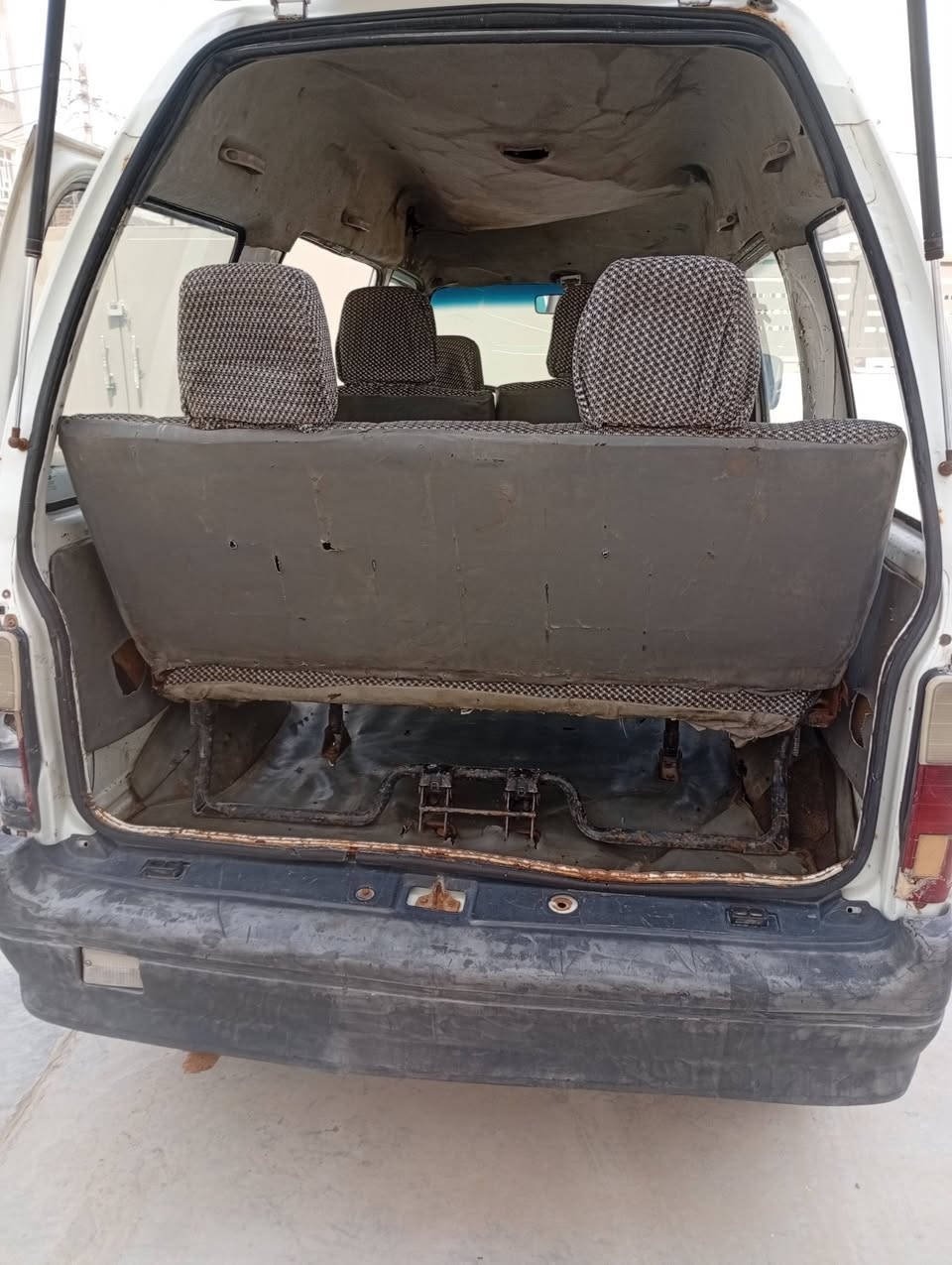 السلام عليكم كيه فإن 6راكب خصوصي قادسية السعر 17وبيه مجال اتصال ***********
