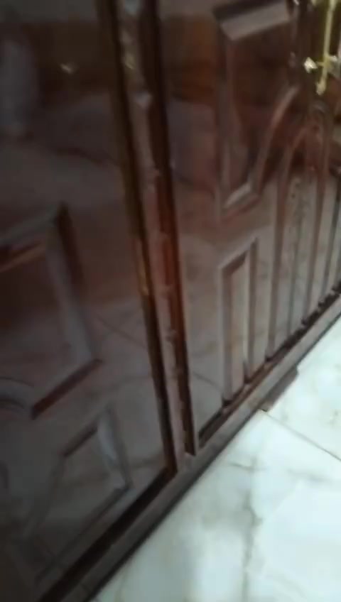 بوفيه حطاطه انباريه للبيع اخذناها قبل شهر ب400 والبيت زغير عليها وريدها 300 قفل جديده ارتفاع متر ونص والطول مترين ونص


**إذا كنت صاحب هذا الإعلان وتريد حذفه لأي سبب، رجاءا أرسل رسالة إلى الدعم الفني**