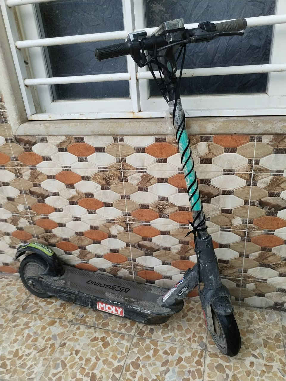 السلام عليكم عندي هذا السكوتر عل الشحن اخذتو بالة  ١٦٠ الف اريد ابيعة ١٠٠ وبي مجال شي قليل


**إذا كنت صاحب هذا الإعلان وتريد حذفه لأي سبب، رجاءا أرسل رسالة إلى الدعم الفني**