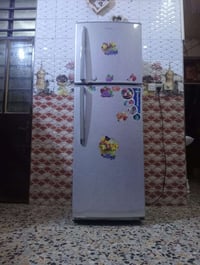 ثلاجه ١٨ قدم • مجمده ١٠ قدم • توصيل