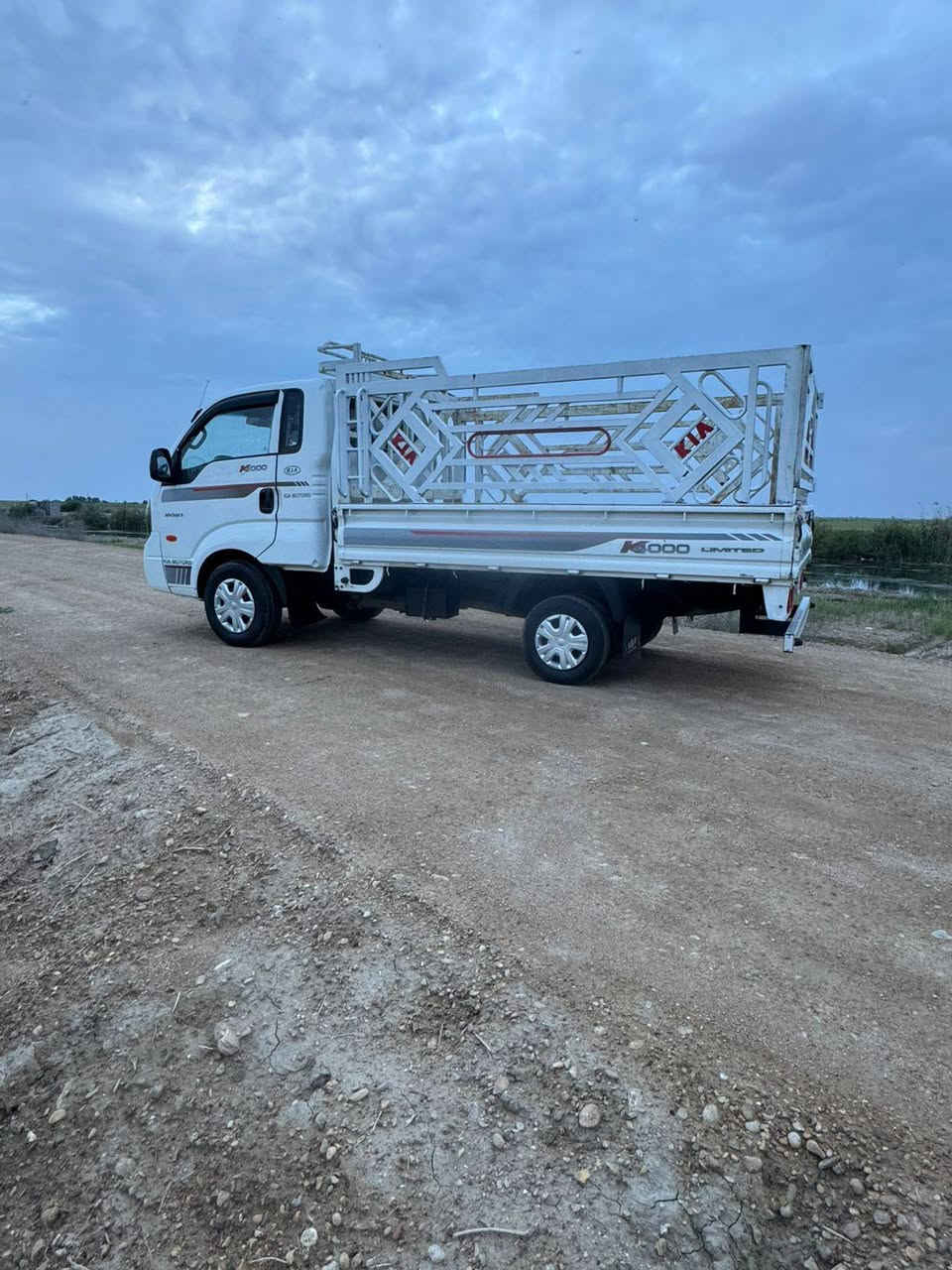 كيا كارتون 2019اصل مكينه مسكر السعر63ورقه هيه ولمحجر  متومه  بيه رقم وسنويه اربيل حصه كاز كلمحافضات تبريد ثلج🥶 تخم تاير بجيس حداديه جديده  سياره جديده ماذبلك عليه الف فول مواصفات كص شاصي شغل درجه اولى باجات 
بدي زيرو كفاله من شخط مكان ذي قار شطره ***********
