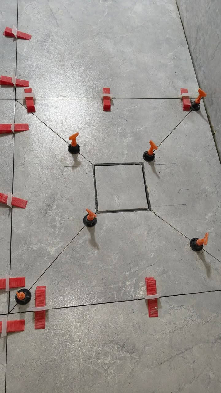 سلام عليكم جزء من عملي متفرغ حاليا اصتا من الموصل سرميك ارضيات بورسلين سرميك جداري شرط الشغل درجة أولى واستلم مهندس اتصل أو*********** واتساب
