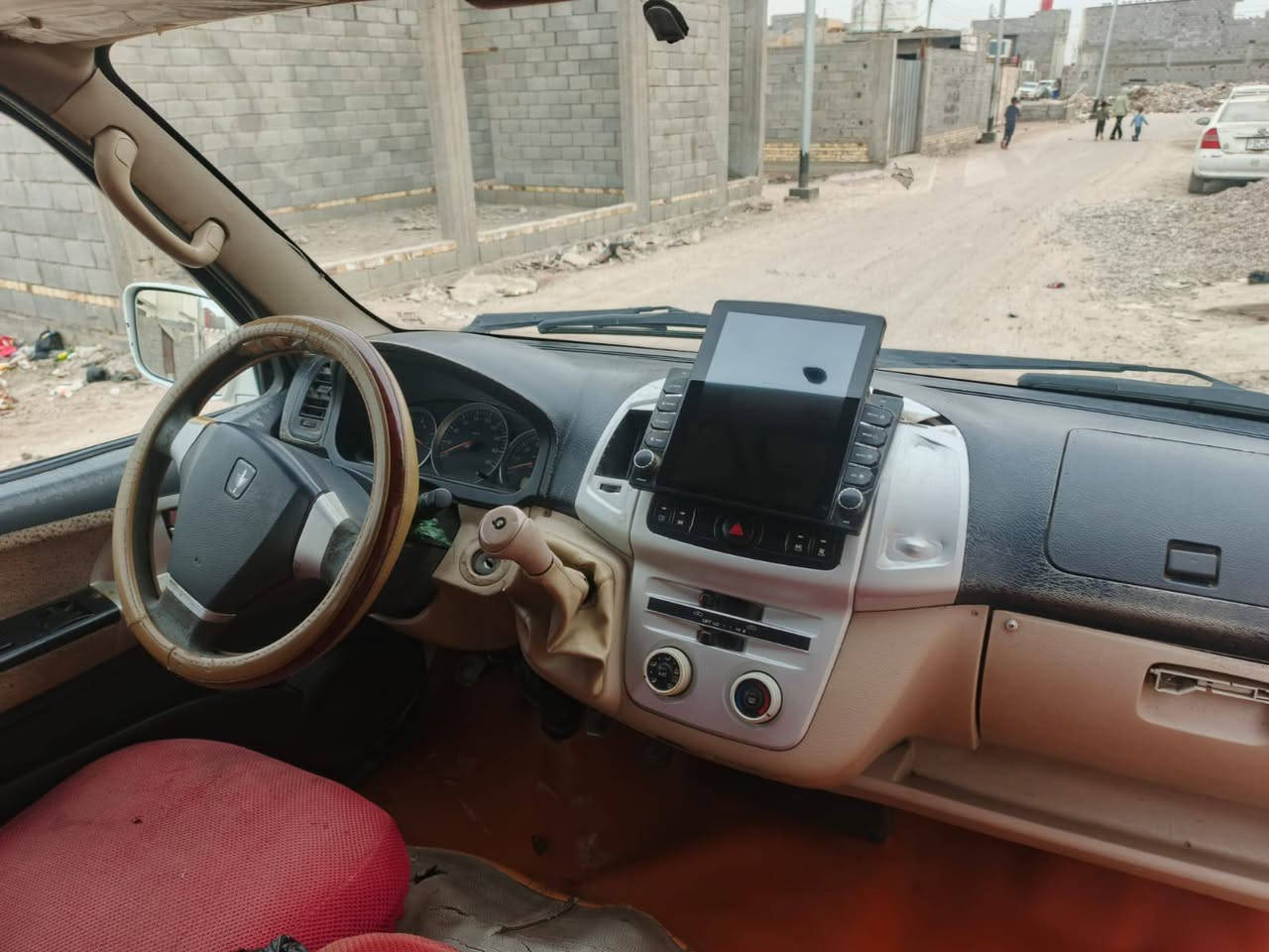 سياره اج وان 2014سياره موصليه سياره جاهزه من كلشي كير حداديه محرك جديد كهربائيات كلها شغاله تخم تاير والبدي نضيف بس بيه طخات خفيفه مكاني البصره البهادريه السعر42الرقم ***********
