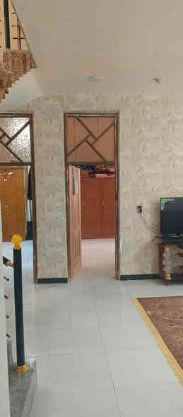 سلام عليكم 
بيت اللبيع. كوت الجديده. نزلت بيت حايف  قريب عله شارع بغداد  
المساحه 200 
عرض شارع 10
طابقين.  
غرفتين. وصاله. وستقبال. ومطبخ. وصحيات.  
طابق ثاني. غرفتين. وصاله.  وصحيات.   
السعر خاص. 
الستفسار ***********
