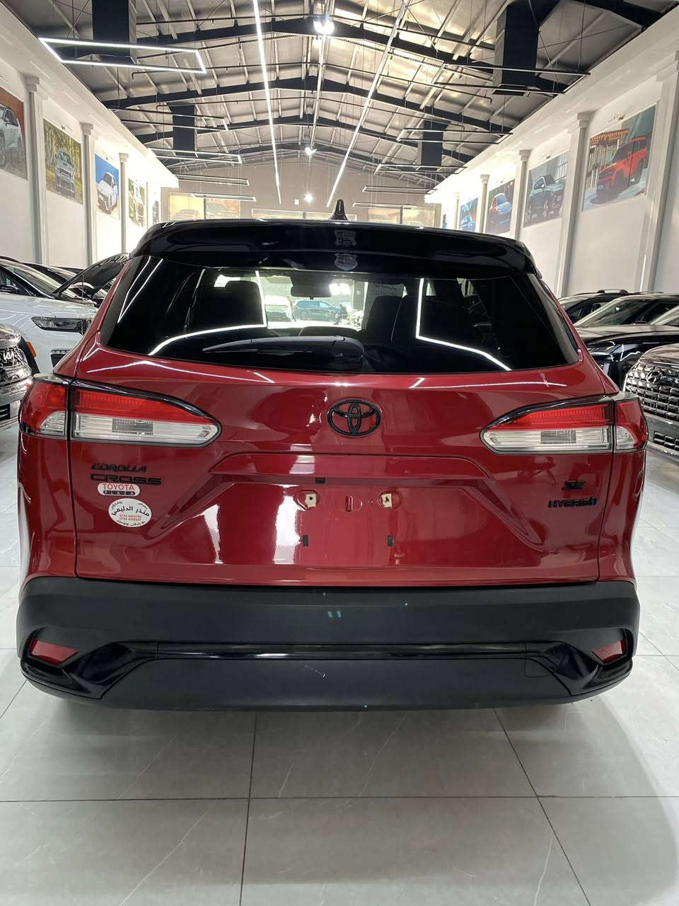 تويوتا كروز 2023 هايبرد – SE 🔥
ماشيه 9 الاف فقط 
سحر حرك جوه السوك 145 قفل 
سيارة اقتصادية وعملية، مناسبة للمدينة والسفر 🌿

المواصفات:
- محرك هايبرد اقتصادي جداً بالبزين ⛽
- صرفية قليلة وتوفير عالي 💰  
- فتحة سقف (سقف أسود يعطي شكل سبور وجذاب) 🖤  
- داخلية مريحة وعملية  
- شاشة + نظام صوتي حديث  
- كاميرا خلفية + حساسات  
- نظام أمان متكامل من تويوتا  

السيارة جاملغ صبغ واربع قطع كلير امريكا 
بدون رقم تترقم جميع محافظات كردستان 
المكان اربيل 📍
للتواصل ☎️
***********
