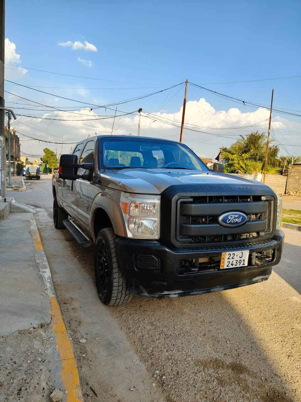 فورد إف350سوبر ديوتي 2012
بانزين كير محرك بل كارتون 
صدر جديد خلفي امامي 
منظومه غاز 100لتر ايطالي يعني انسه صرف البانزين 
تخم ويل وتاير رابتر 
كتاب تضليل لا27
كشن جلد منفصل مكاني كركوك 
السعر ١٣٨وبيه مجال حق الجيه
سياره كفاله عامه 
رقم وسنويه بسمي كله جديد 
مراوس مع اعلا او كاز
***********
