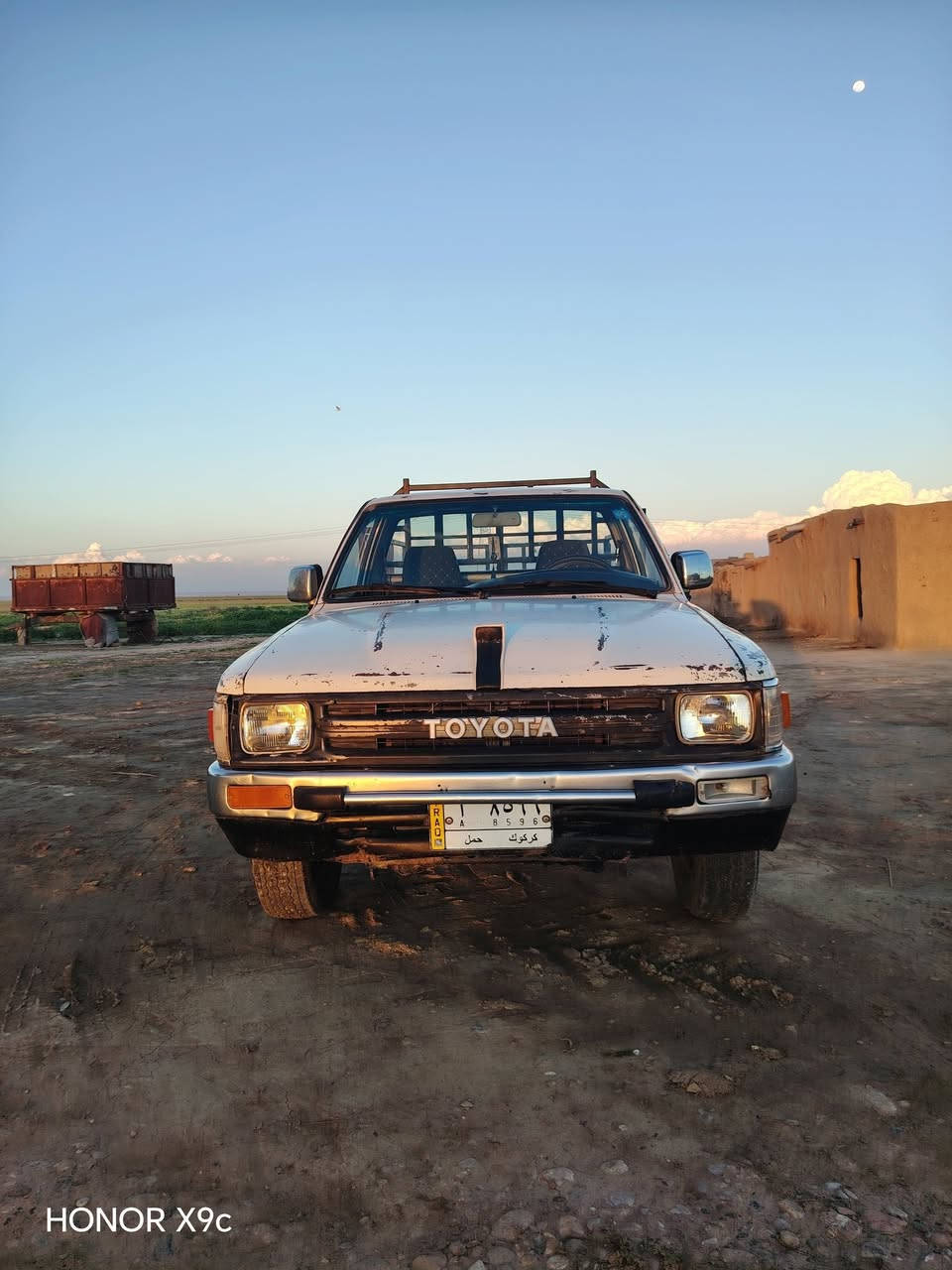 السلام وعليكم بيكم للبيع موديل 1989 محسن كلها بلاديه وضع شركه محرك كير شاصي كله مكفول كهربايات كلها شغاله تخم تاير جديد سياره جاهزه ما بيها اي نقص المكان ديالئ والشراي يدلل *********** 🌹🌹
