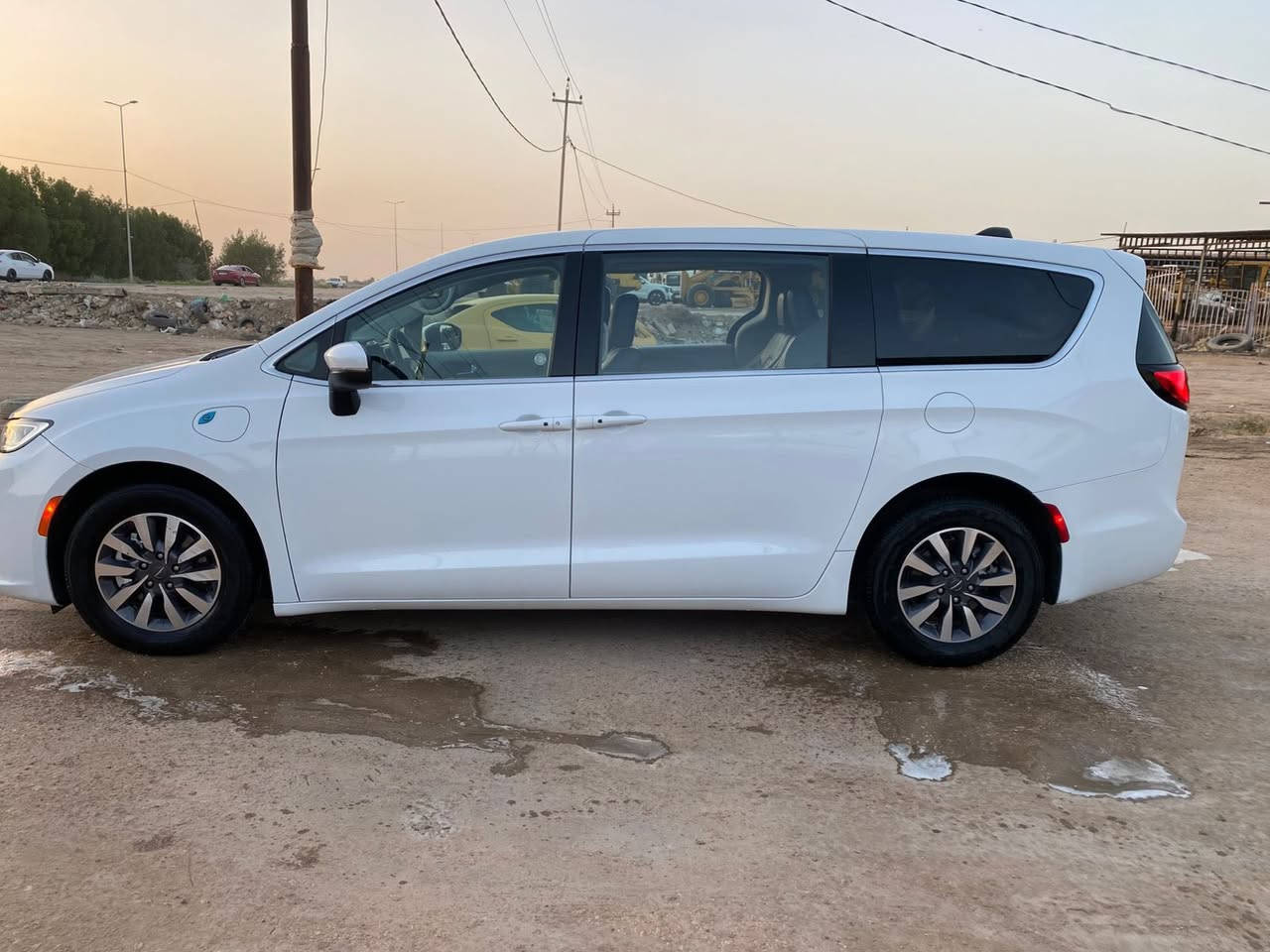 البيع باسفيكا 2023 هايبرد أمريكي رقم بغداد بسمي محرك ستة سبعة راكب مواصفاتها واضحة ماشية 35 سيارة جديدة وجاهز من كل شيء حادث صبغ حافة بيند فقط بدون تبديل بدون عابر شرط العنوان ￼ السماوه الرقم *********** السعر 257 وبيها مجال ￼
