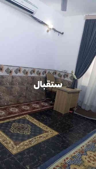 سلام عليكم بيت لبيع 70متر. طابقين طابق الول ستقبال ومطبخ وصاله وغرفه وحمام. وطابق ثاني غرفتين. وحمام وصاله سعرر
90وبي مجال بصيط بصيط  مكان كربلا  معملجي  خلف مدارس العميد. تبعد عن الامام 5دقايق لمو شراي لا يتعبني.  ***********
