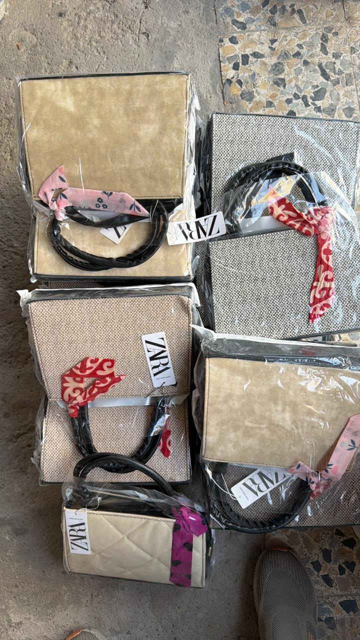 ٥٠ قطعه مشكل ب١٥٠  ألف للاستفسار الاتصال على الرقم *********** وتوصيل مجاني
