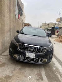 سورنتو 2019 امريكي 4سلندر سياره نضيفه مال بيت شكل20 قطعتين تبريد  7راك...