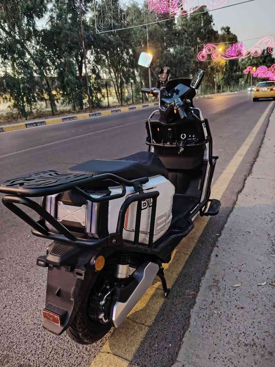 ماطور كاسحه براند للبيع
مواصفاته معروفه
دبل اوفر
سويجات 2
بصمات 2
كرتات 2
مستخدم شهر و20 يوم
مثبت سرعه
ماشي 2500
سعر الجديد مالته مليون 700
رايده مليون 400وبي مجال
للتواصل ***********
