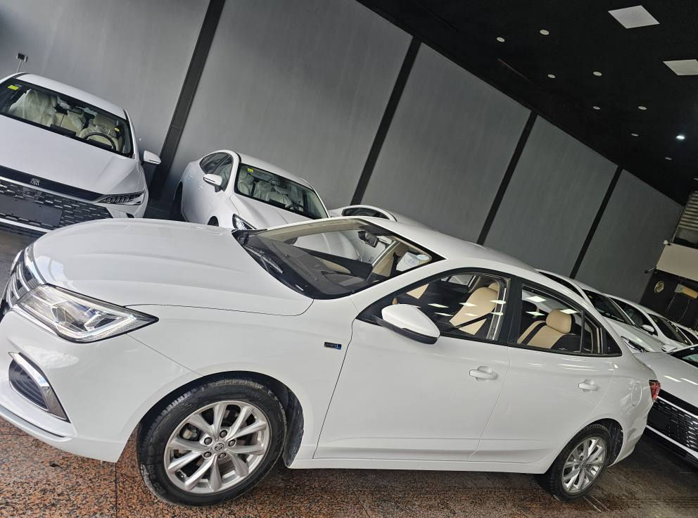 ئێم جی MG5 Standard 2023
ته‌نها 60 هه‌زار رۆیشتیه‌.زۆرپاکە.
بێ بۆیاغ کەمێک.تەزرەی هەیە.
سعر 94 ورقة   موبایل  *********** أربيل, العراق
